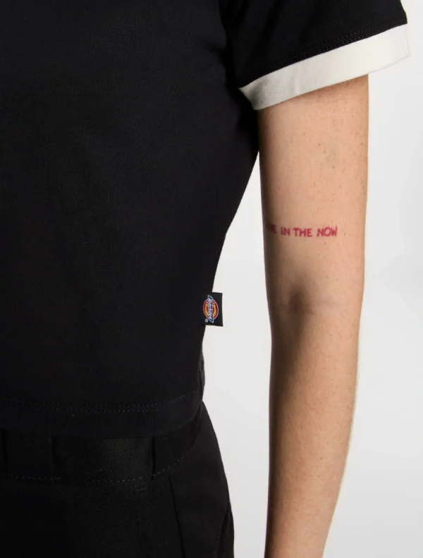 DICKIES - חולצת טי קצרה לנשים LEWISTOWN RINGER – D0A4Z8IBLK – black – 4